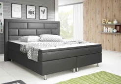 Boxspringbett mit hohem Kopfteil