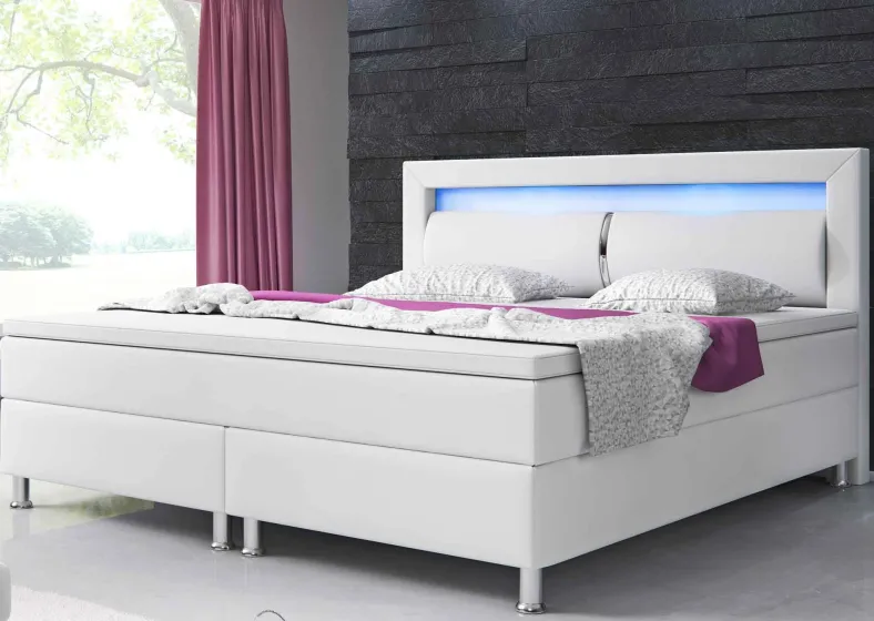 Boxspringbett mit LED