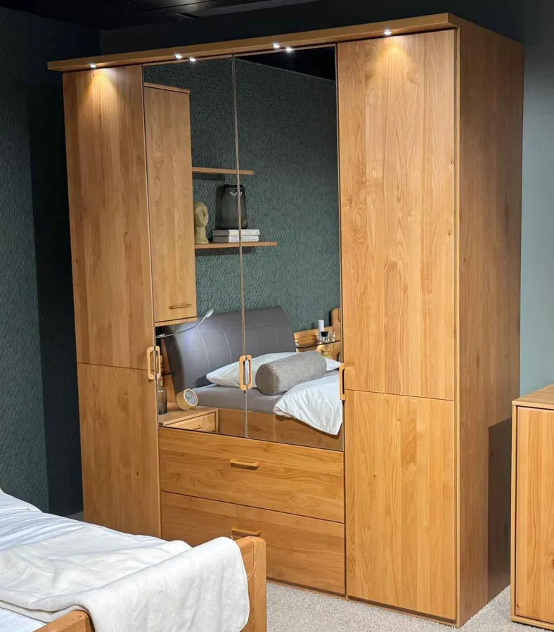 Graz Kleiderschrank mit Schubladen