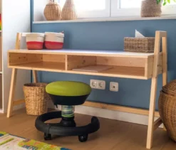 Infanskids höhenverstellbarer Schreibtisch Holz