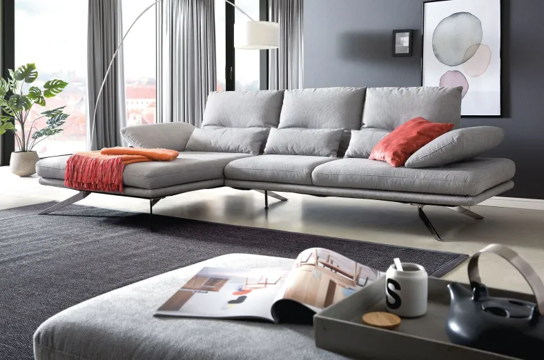 Phoenix Sofa mit Ottomane