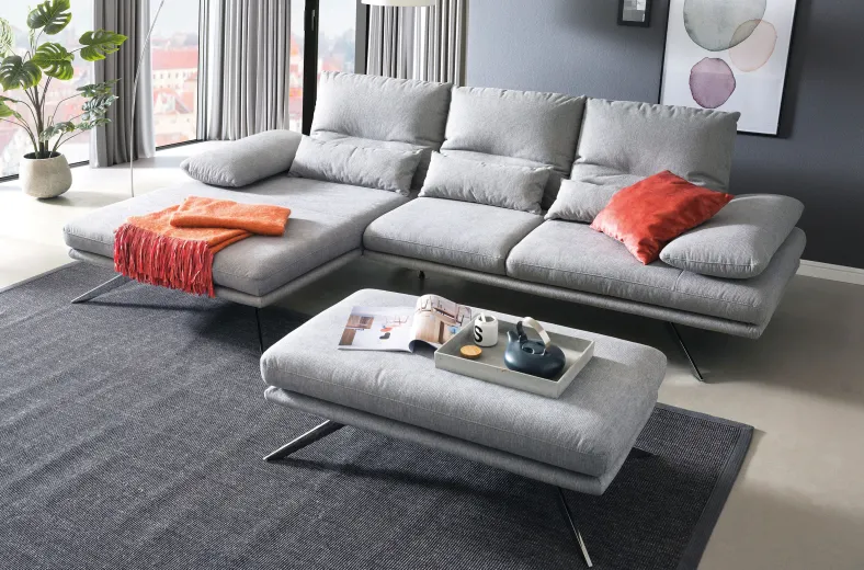 Phoenix Sofa mit Ottomane