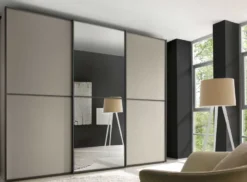 Staud Sinfonie Schwebetürenschrank mit Spiegel