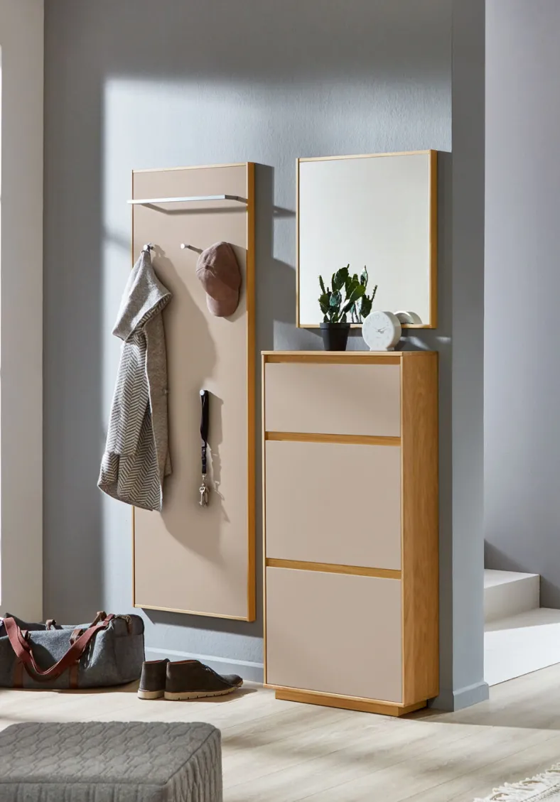 V100 Garderobe für kleinen Flur