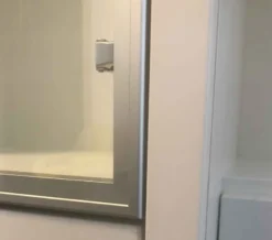 Vitrinenschrank weiß